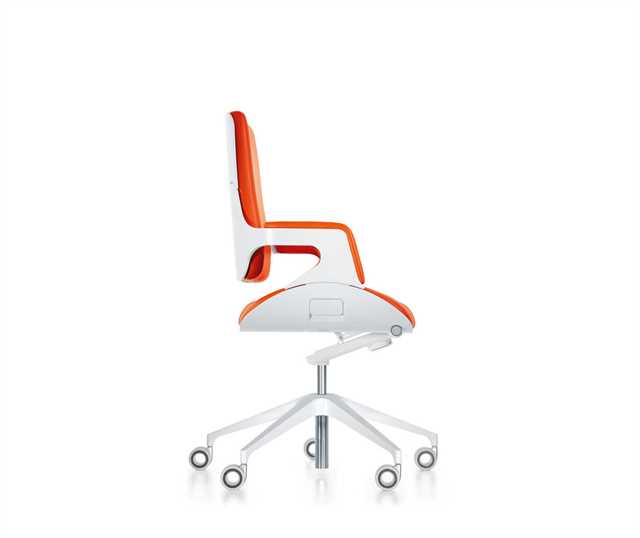 interstuhl-silver-chair-20.jpg