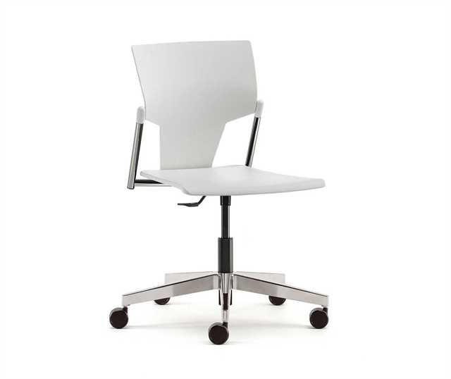 pledge-ikon-chair-swivel-01.jpg